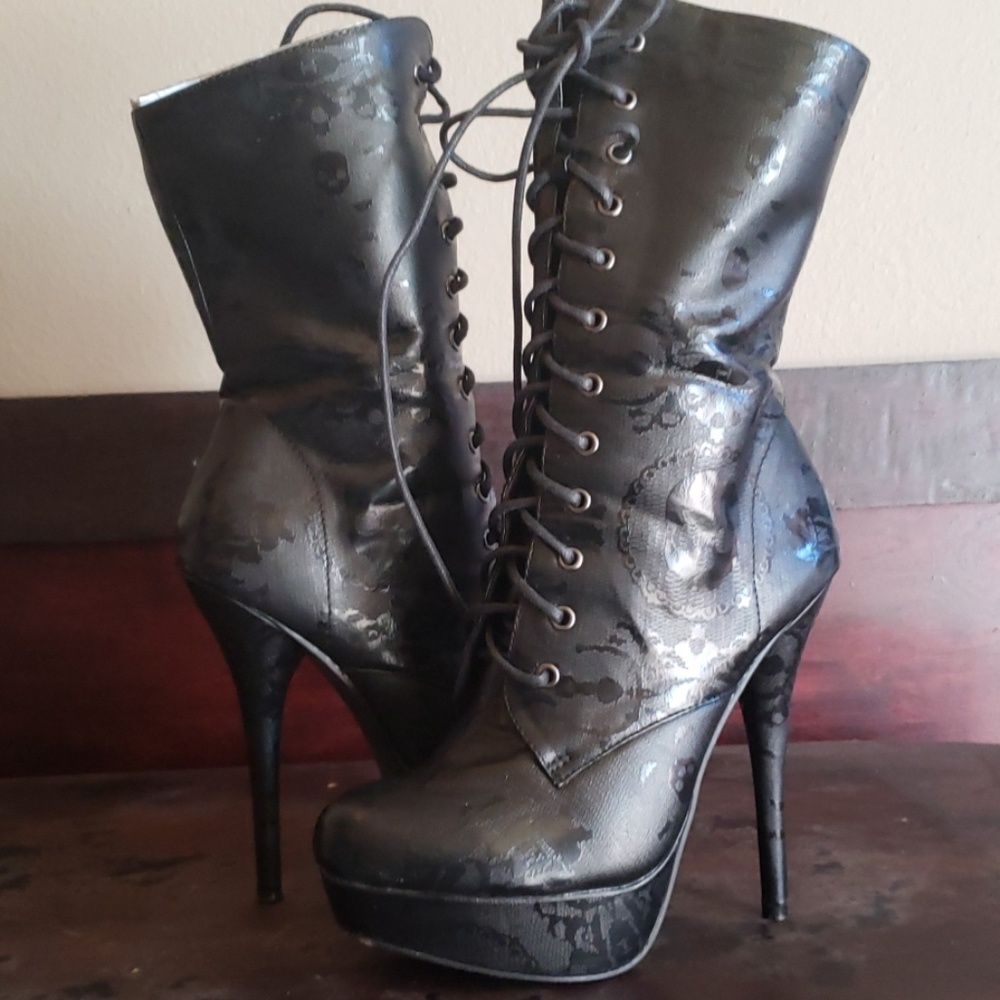 Black Mid calf boot